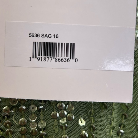 MAC DUGGAL 5636 NWT Green Sequined Illusion High Neck Long Sleeve Gown - Picture 6 of 7